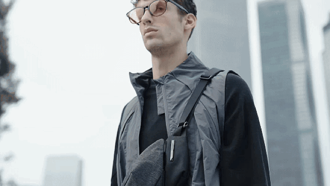 NIID Radiant II | R2 Sling Crossbody Bag